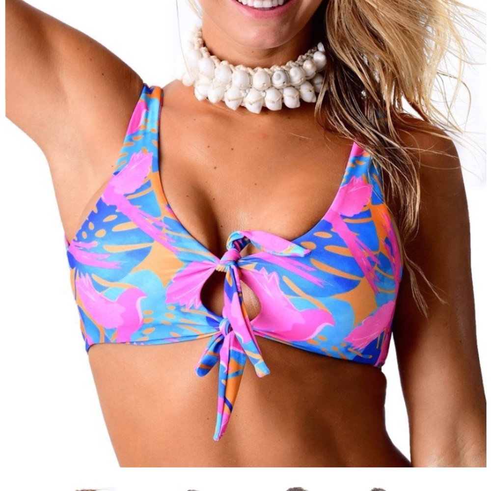 PARADISE AND MIDNIGHT BILLIE TOPS WITH VEE FOUND
